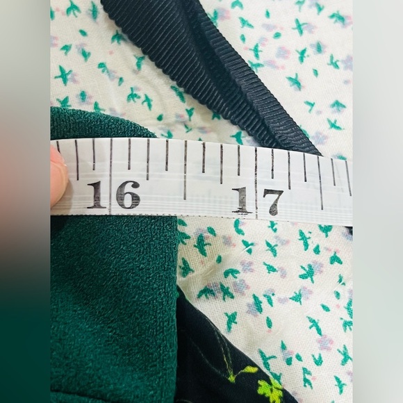 SHOWPO LISTEN TO THE RADIO DRESS IN EMERALD GREEN SIZE 2 - Picture 9 of 16